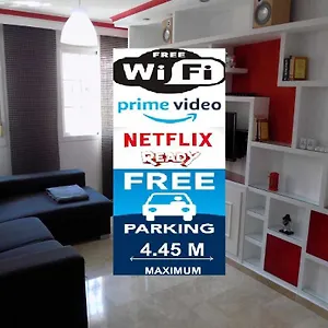 https://la-farola-centro-de-malaga-con-parking.hotelsinnerja.org